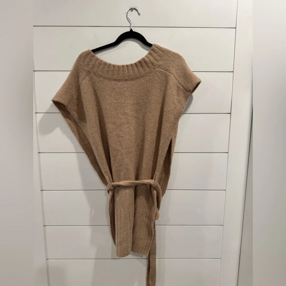 NWT Xirena camel Margo cashmere vest
